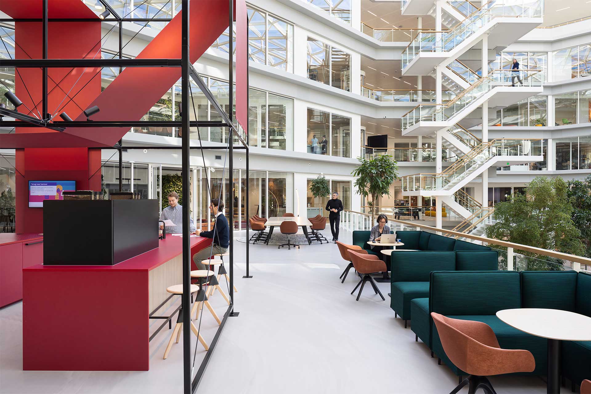 Hoe APG weer thuis is in een gloednieuw kantoor | CBRE Netherlands